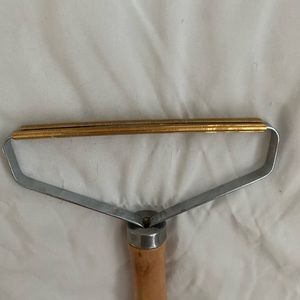 Free Add On With Purchase - Lint Remover